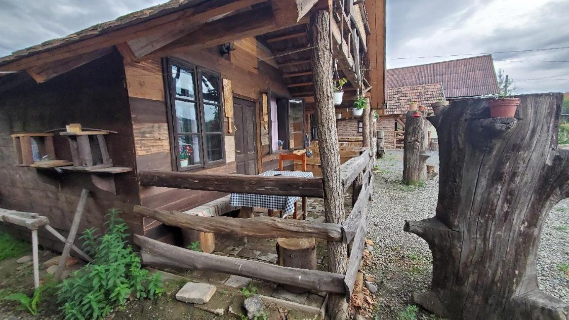 Casa Rustic Feher & Fekete Vendeghazak Совата Экстерьер фото