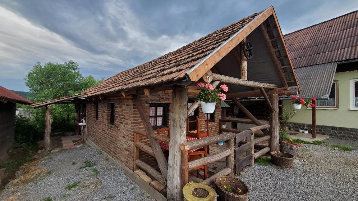 Casa Rustic Feher & Fekete Vendeghazak Совата Экстерьер фото