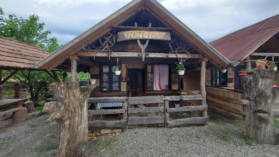 Casa Rustic Feher & Fekete Vendeghazak Совата Экстерьер фото