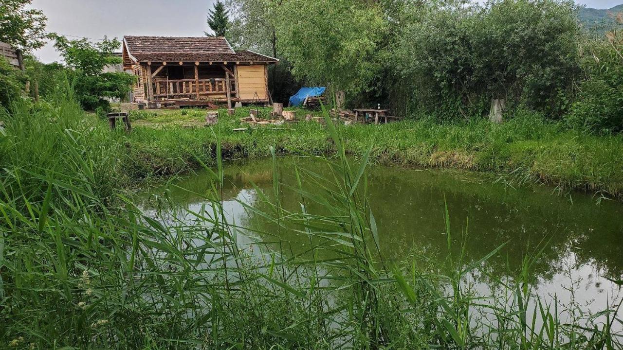 Casa Rustic Feher & Fekete Vendeghazak Совата Экстерьер фото