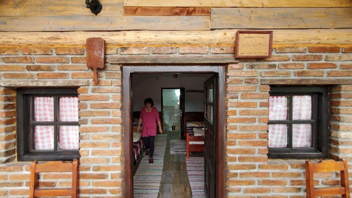 Casa Rustic Feher & Fekete Vendeghazak Совата Экстерьер фото