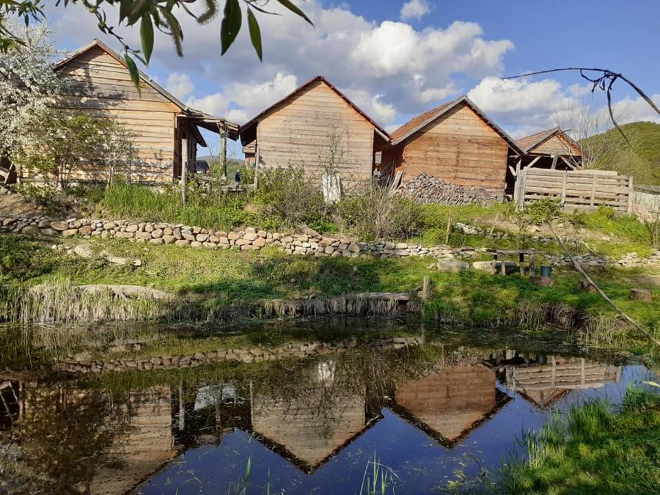 Casa Rustic Feher & Fekete Vendeghazak Совата Экстерьер фото