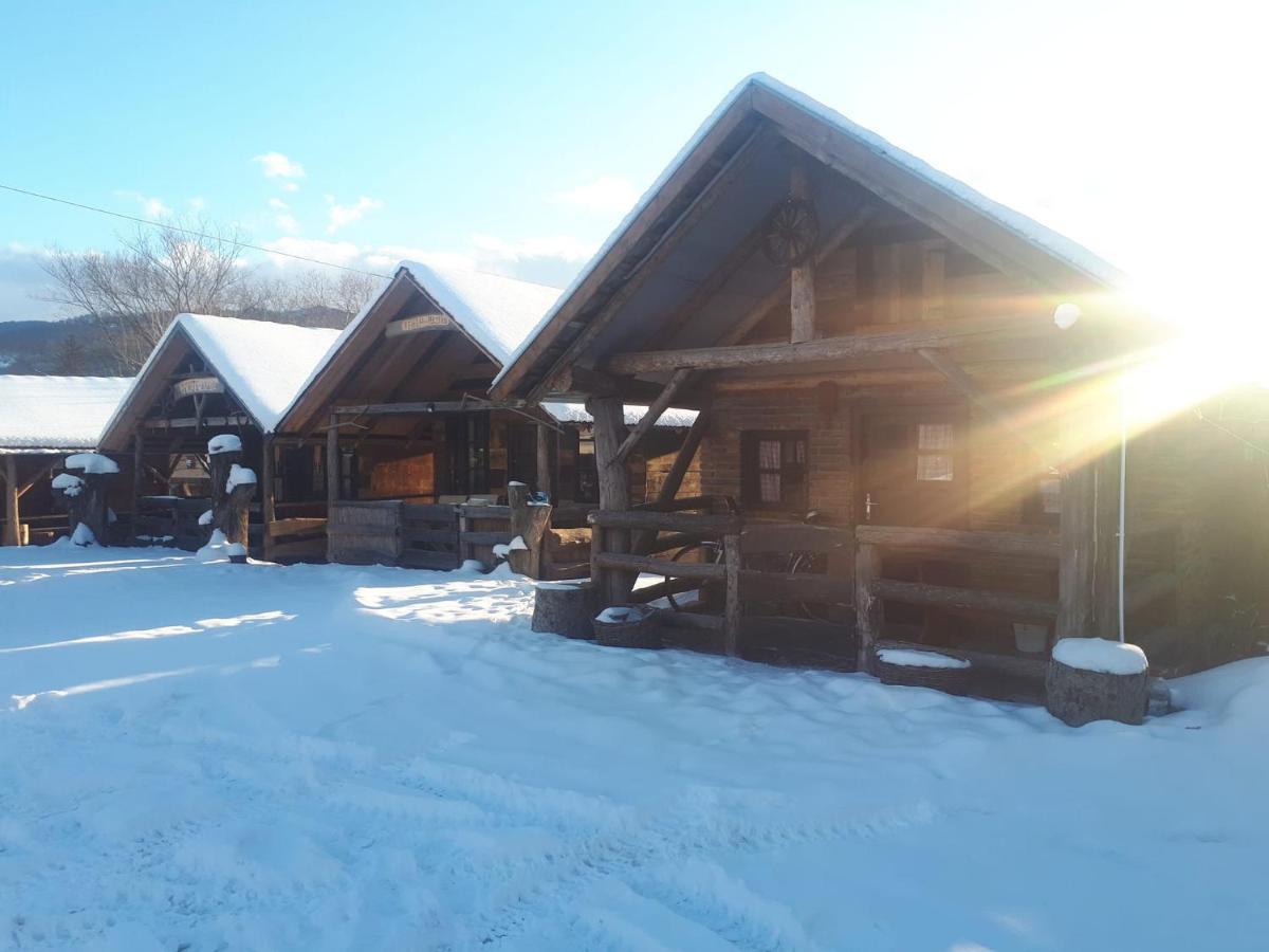 Casa Rustic Feher & Fekete Vendeghazak Совата Экстерьер фото