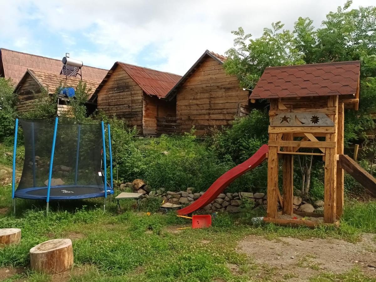 Casa Rustic Feher & Fekete Vendeghazak Совата Экстерьер фото